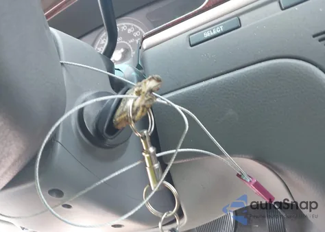 2004 Lincoln Town Car Signature from USA, damaged, VIN 1LNHM81W34Y686997